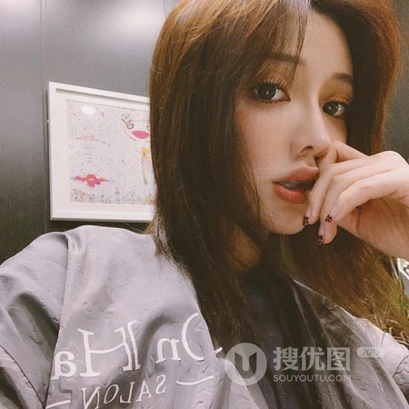酷酷的，戴口罩的女生小姐姐旅行头像图片
