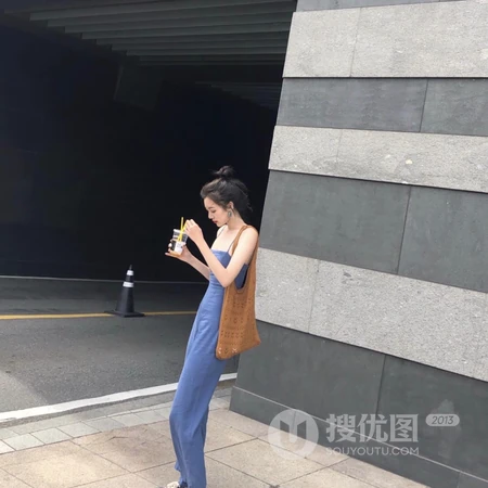 冬季女生各式手势自拍的头像