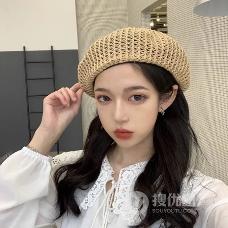 冬季女生各式手势自拍的头像