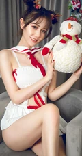女生模特唐小糖圣诞节麋鹿造型短裙线条感气质写真图片