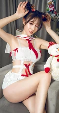 女生模特唐小糖圣诞节麋鹿造型短裙线条感气质写真图片