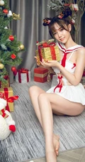 女生模特唐小糖圣诞节麋鹿造型短裙线条感气质写真图片