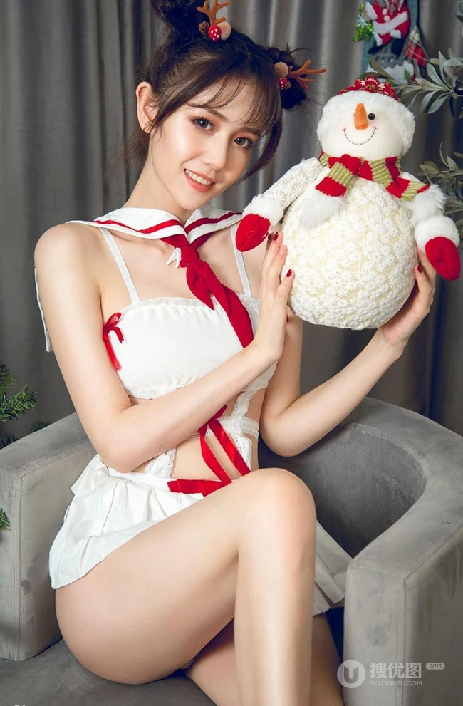 女生模特唐小糖圣诞节麋鹿造型短裙线条感气质写真图片
