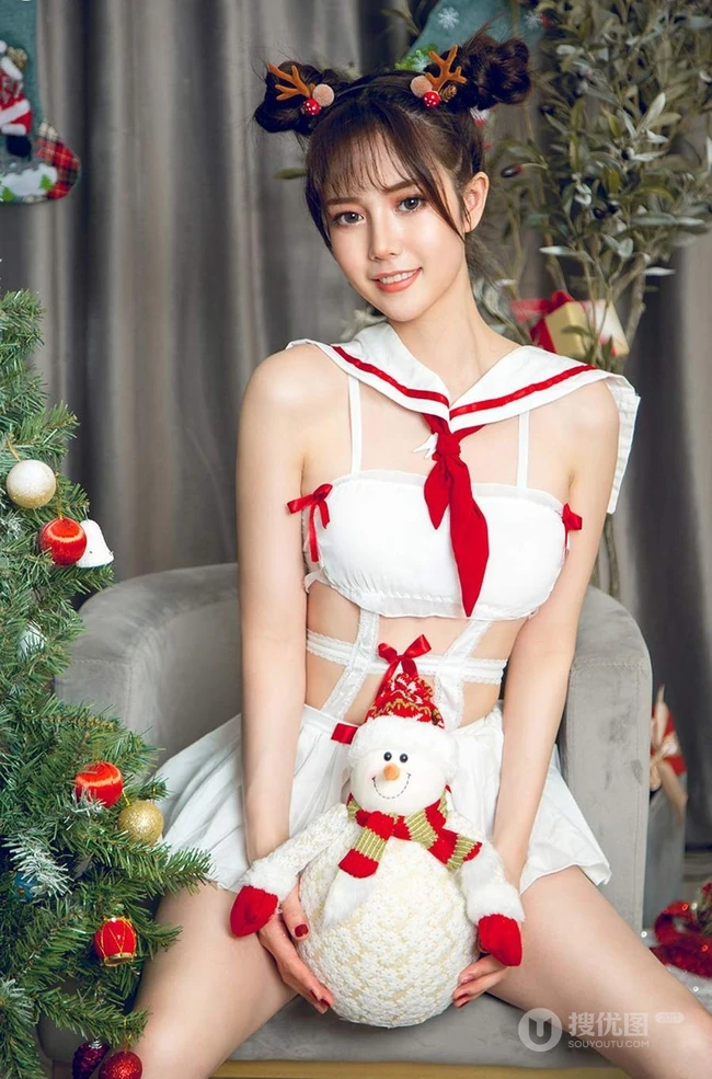 女生模特唐小糖圣诞节麋鹿造型短裙线条感气质写真图片