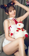 女生模特唐小糖圣诞节麋鹿造型短裙线条感气质写真图片