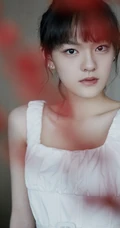 文琪肩带白裙清纯唯美写真，高清镜头下皮肤超好