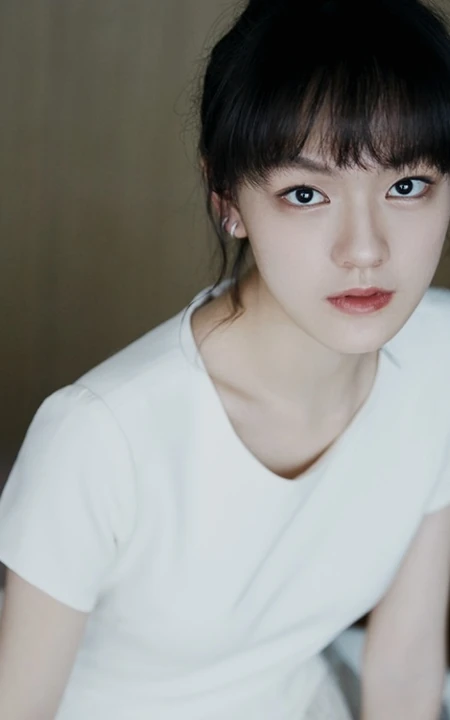 文琪肩带白裙清纯唯美写真，高清镜头下皮肤超好