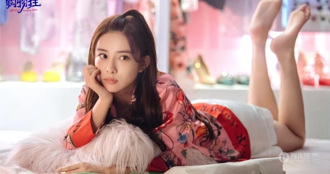 女演员孟子义《我不是购物狂》超美时尚造型剧照图片