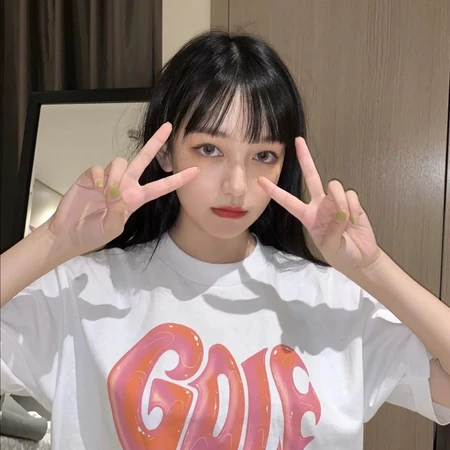 长发可爱的非主流妹子头像图片