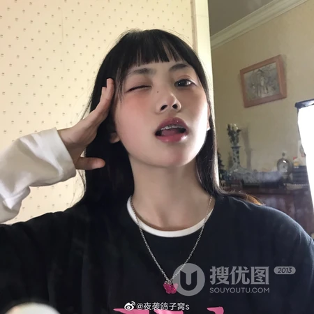 长发可爱的非主流妹子头像图片