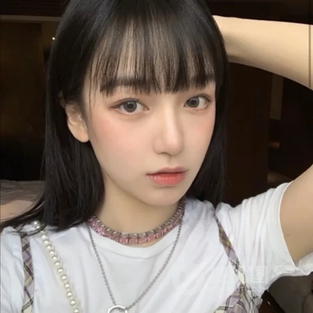 个性十足的浓装妹子比较非主流的女生头像