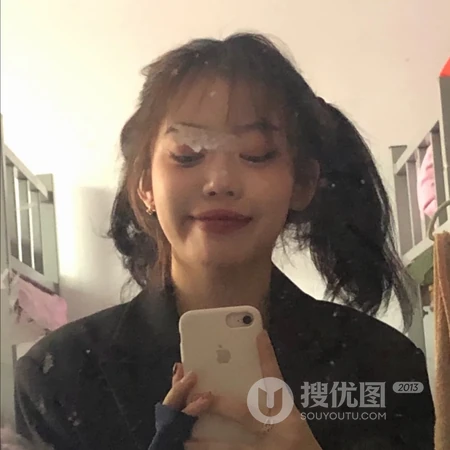 个性十足的浓装妹子比较非主流的女生头像