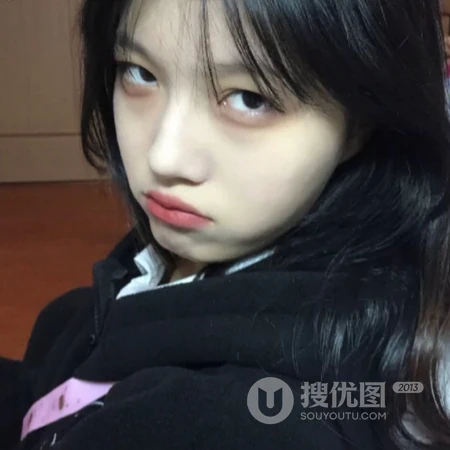 女生不开心，爱搞怪的表情头像图片下载