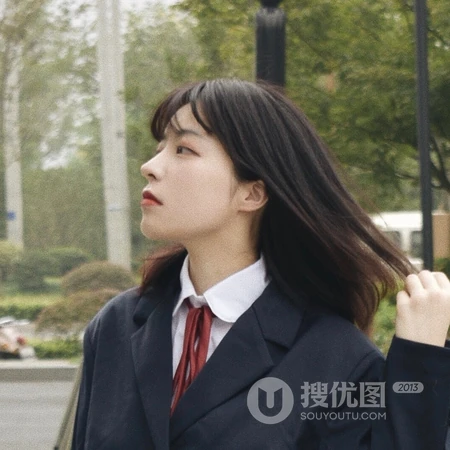 女生不开心，爱搞怪的表情头像图片下载