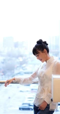 最近超流行国潮风啊！李金铭国潮风白衬衫配牛仔裤写真美图