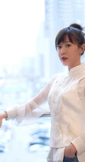 最近超流行国潮风啊！李金铭国潮风白衬衫配牛仔裤写真美图