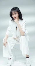 清新女星程小蒙白色休闲服饰系列写真图集
