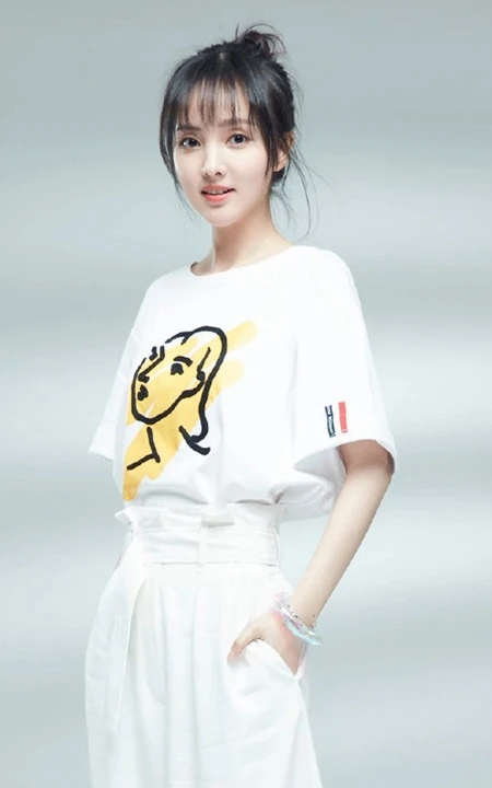 清新女星程小蒙白色休闲服饰系列写真图集