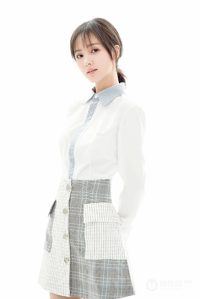 清新女星程小蒙白色休闲服饰系列写真图集
