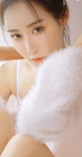 跳舞的女孩，舞蹈室里的气质紧身舞蹈服少女写真图片
