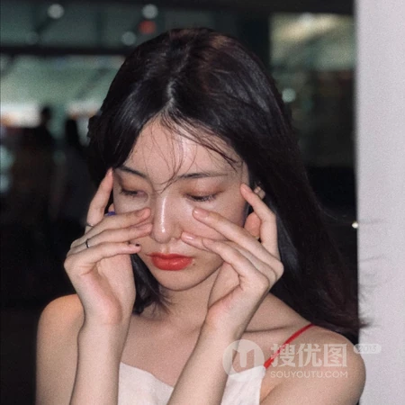 2020酷酷的暗黑女生头像推荐
