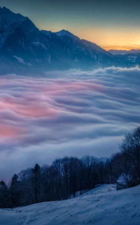 唯美的云海，雪山，山脉高清手机壁纸