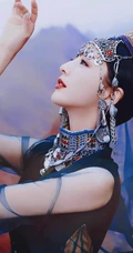 新疆美女明星佟丽娅绝美新疆传统服饰写真2K手机壁纸
