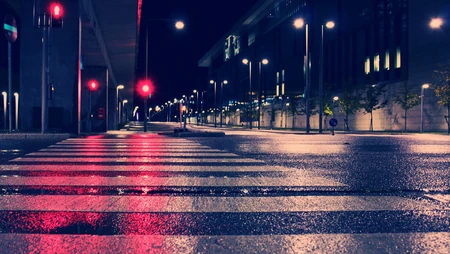 夜晚城市的道路灯光意境电脑壁纸