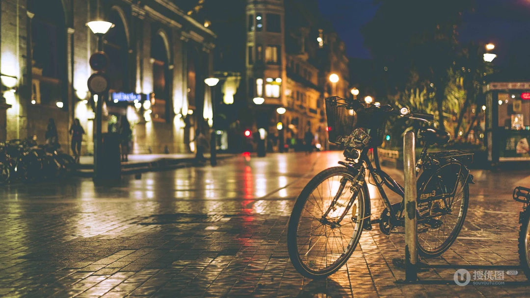 夜晚城市的道路灯光意境电脑壁纸