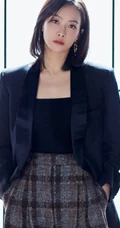 宋茜黑衣格子裤酷冷动人写真图片