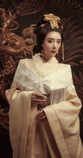 唐装女生莫晓希复古艺术摄影写真，尽显风华绝代武则天风采