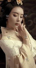 唐装女生莫晓希复古艺术摄影写真，尽显风华绝代武则天风采