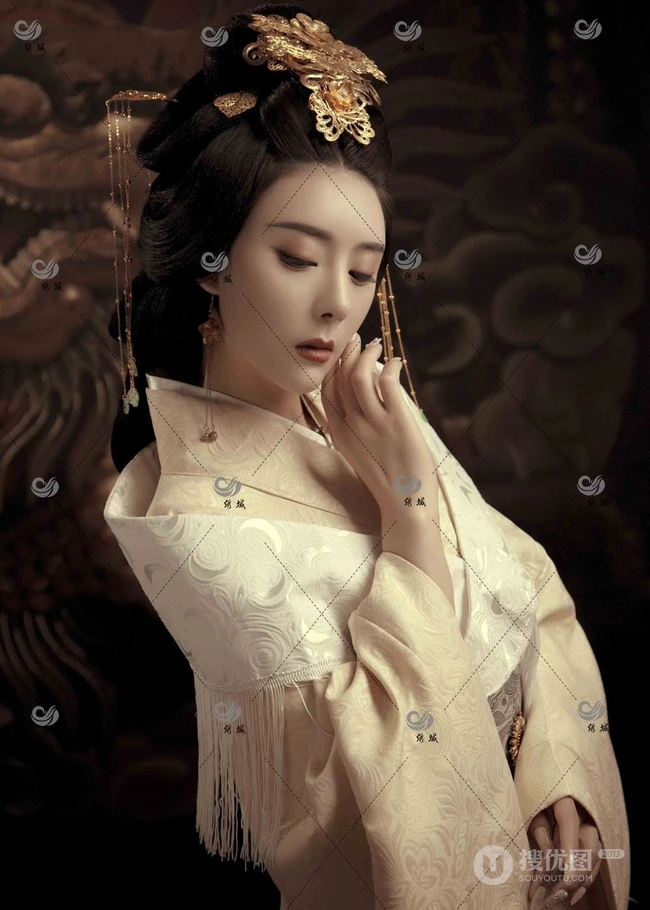 唐装女生莫晓希复古艺术摄影写真，尽显风华绝代武则天风采