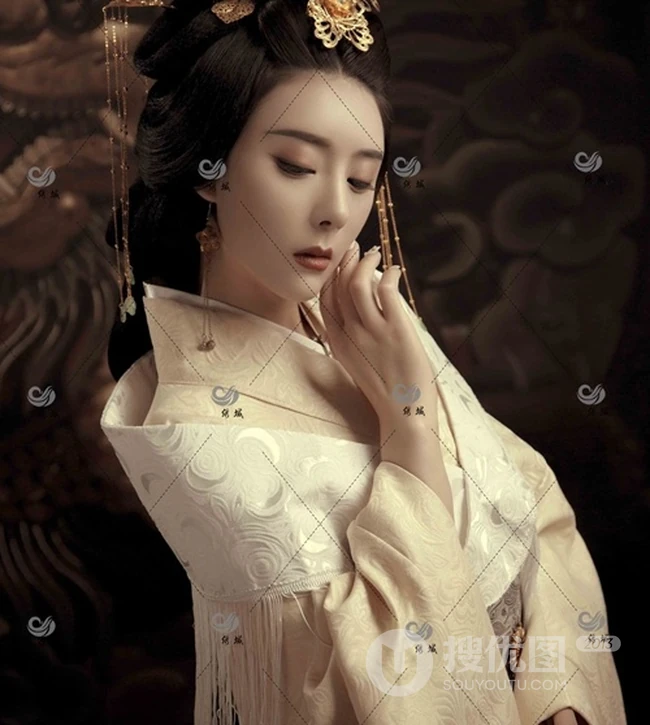 唐装女生莫晓希复古艺术摄影写真，尽显风华绝代武则天风采
