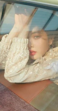 韩国女生泫雅泫雅泰国街拍写真图集，时尚穿着气质甜美