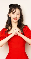 陈都灵超美红衣长裙参加节目舞台写真，身材婀娜，楚楚动人