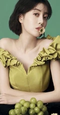 李溪芮《In_Famous视界》杂志写真图集，民族风穿着复古优雅