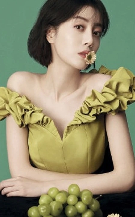 李溪芮《In_Famous视界》杂志写真图集，民族风穿着复古优雅