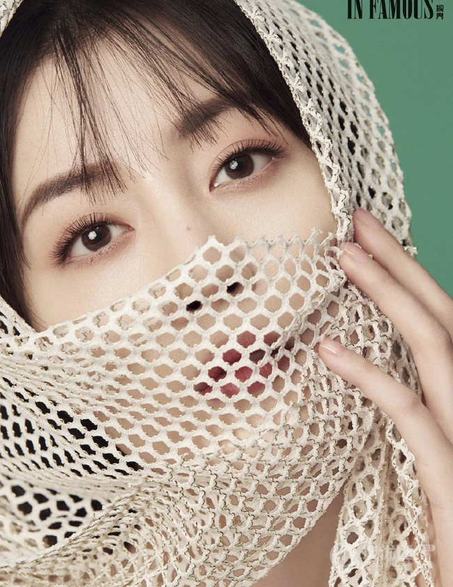 李溪芮《In_Famous视界》杂志写真图集，民族风穿着复古优雅