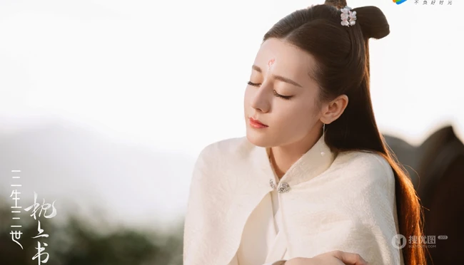 迪丽热巴古装仙气扮相剧照，《三生三世枕上书》迪丽热巴个人剧照图片