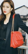 宋妍霏全黑西装长裤街拍加胶片式室内写真图集