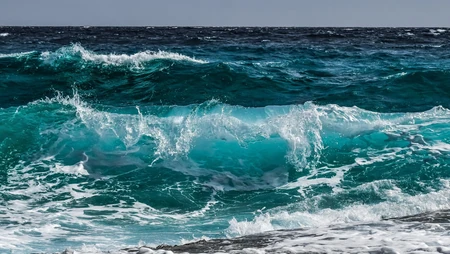 大海、海浪、浪花、波涛汹涌的海浪浪花景色壁纸图片