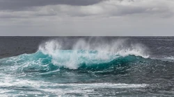 大海、海浪、浪花、波涛汹涌的海浪浪花景色壁纸图片