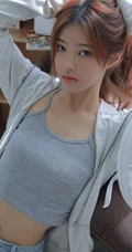 水嫩清纯短款装少女超短牛仔热裤居家清纯唯美写真图片