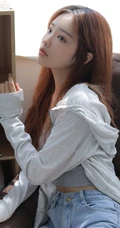 水嫩清纯短款装少女超短牛仔热裤居家清纯唯美写真图片