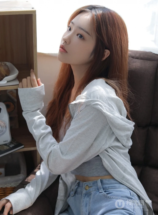 水嫩清纯短款装少女超短牛仔热裤居家清纯唯美写真图片