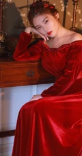 徐冬冬妩媚图片，微胖女生徐冬冬红衣长裙复古写真图片