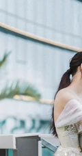 欧阳娜娜气质低领礼裙轻纱连衣裙街拍写真图片