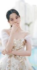 欧阳娜娜气质低领礼裙轻纱连衣裙街拍写真图片