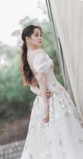 欧阳娜娜气质低领礼裙轻纱连衣裙街拍写真图片